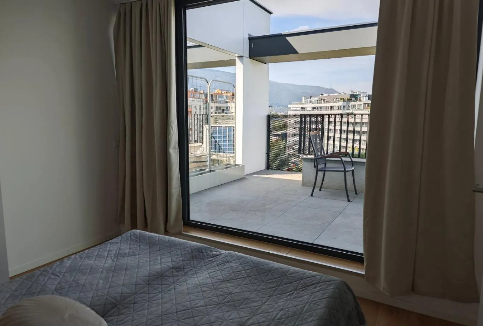 Apartment My Campus 1 Bdrm, Romantic, Panorama View, Free Parking, Self Check-In Sofia
